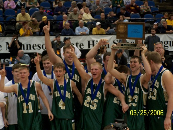 R-P celebrates winning the MSHSL Class A state title in 2006