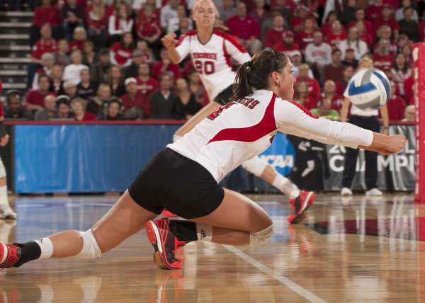 Carlini leads Badgers in NCAA opener