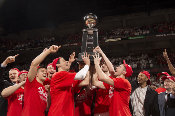 Badgers win, celebrate Big Ten title