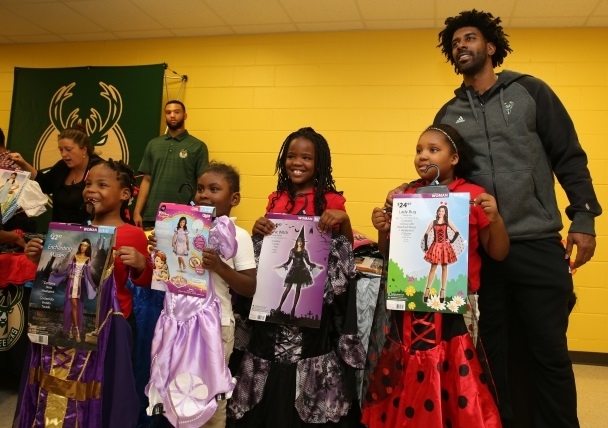 Bucks guard O.J. Mayo donates hundreds of Halloween costumes