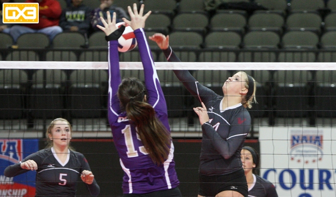 VOLLEYBALL: No. 2-ranked Viterbo wins first match in NAIA tourney
