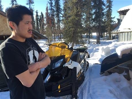 Snowmobiler attacks Iditarod team, kills dog, injures others