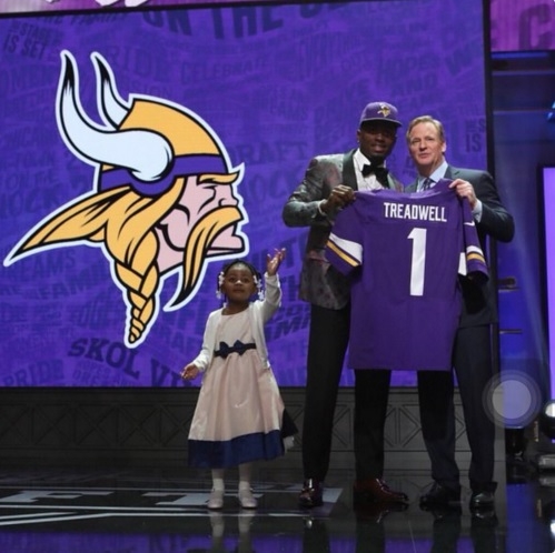 Vikings go wide receiver in first round