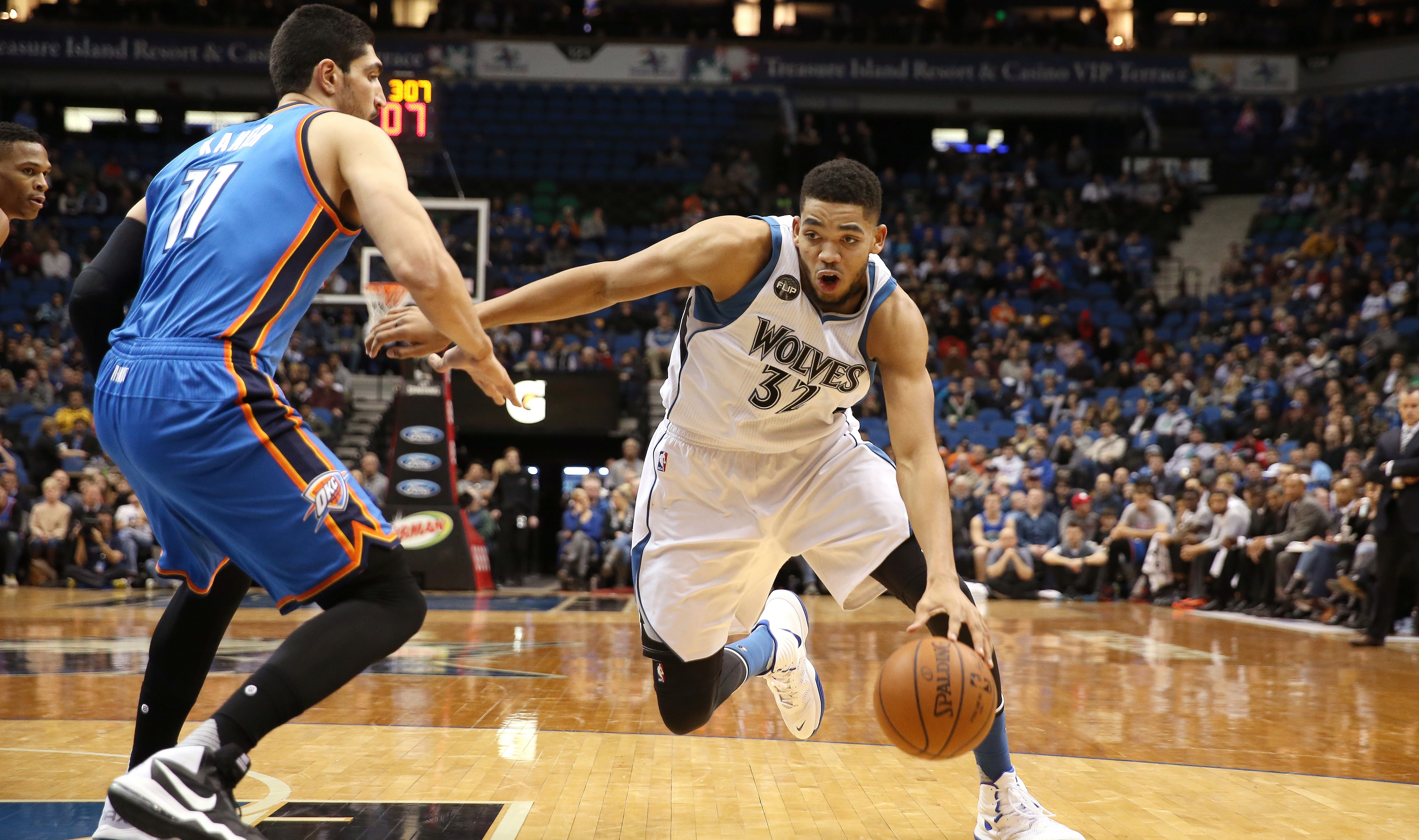 Towns named unanimous NBA rookie of year