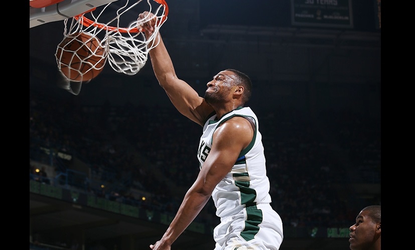 Jabari Parker’s future with the Bucks in question after ACL tear