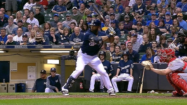 Eric Thames bashes way into Brewers’ record book