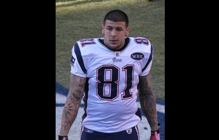 Aaron Hernandez murder conviction tossed out after suicide