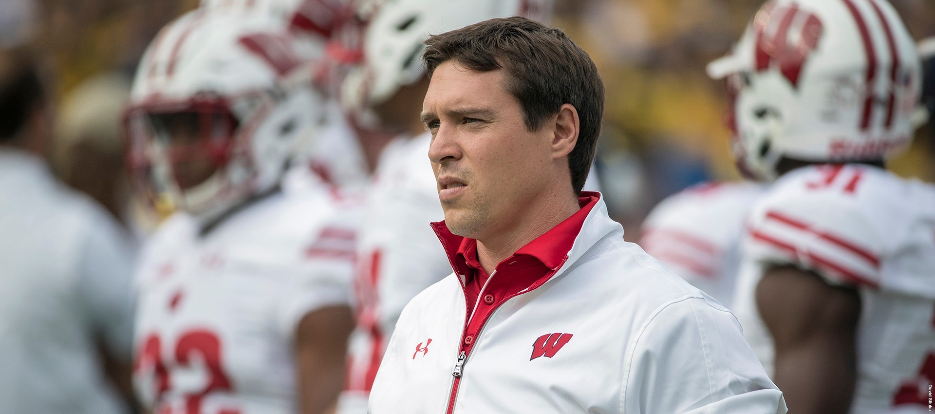 Jim Leonhard looks at home as coordinator at No. 9 Wisconsin