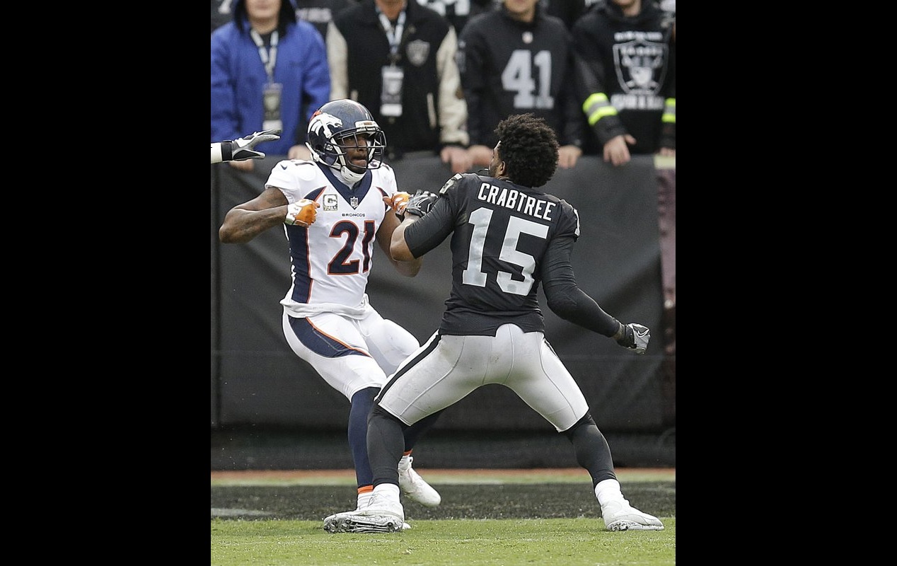 Fight Breaks Out in Raiders-Broncos Game Between Crabtree and Talib