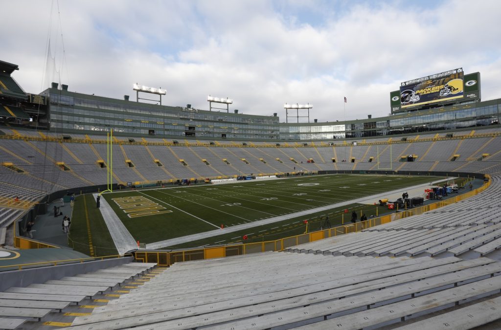 No snow in on the frozen tundra but thunderstorms delayed NFL draft activities in Green Bay