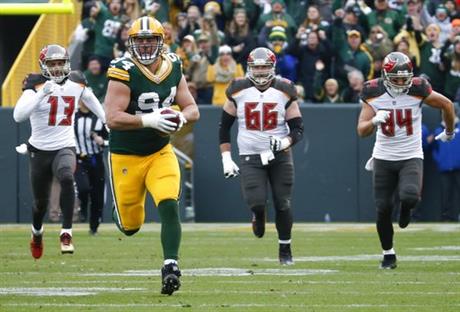 How fast is Packers’ Dean Lowry? He says not that fast. Could have fooled TB