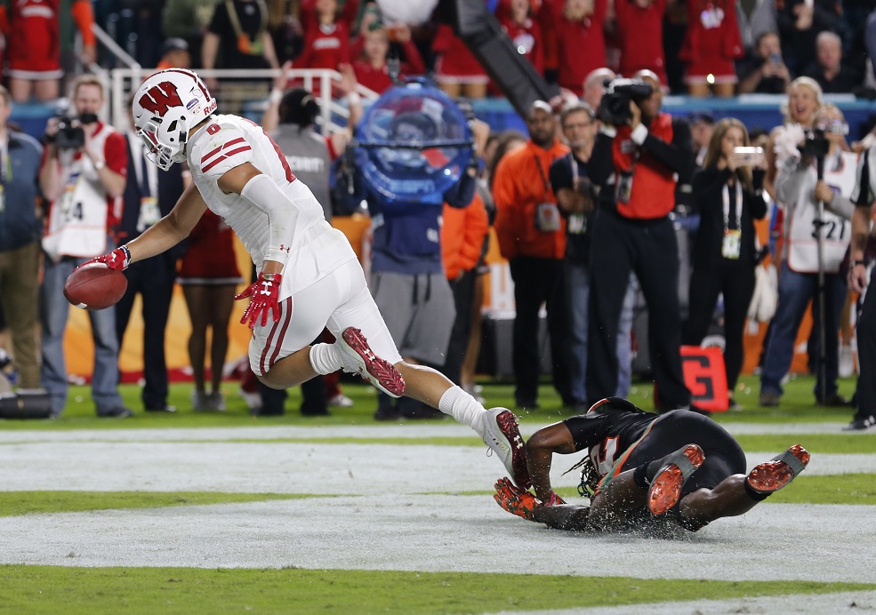 PINSTRIPE BOWL: Badgers vs. Hurricanes in New York