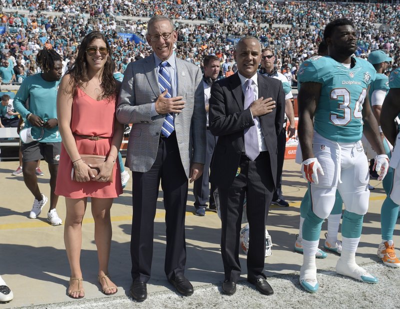Dolphins owner says he won’t make players stand for anthem
