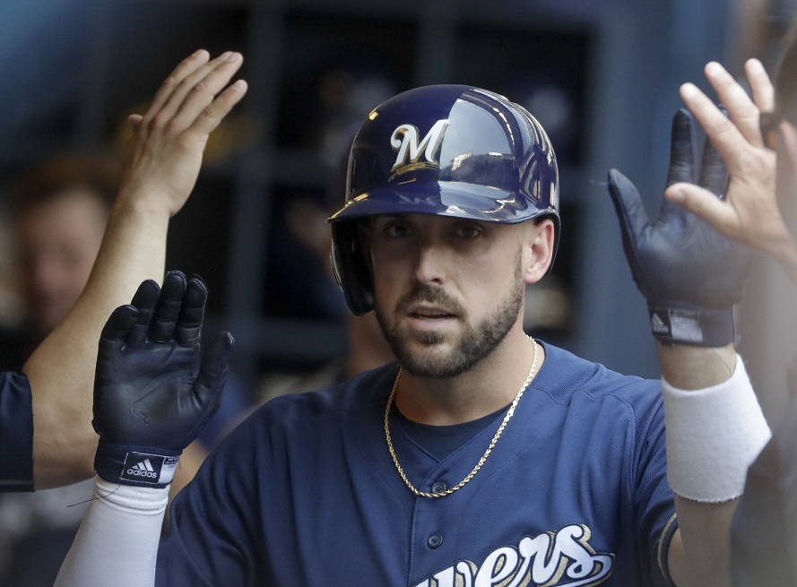 Travis Shaw back with Brewers, competes for spot at 3B