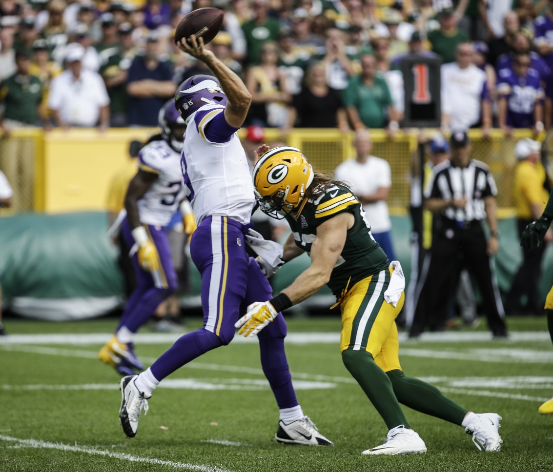 Roughing the passer? Vikings, Packers tie after game-deciding flag