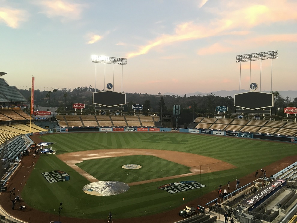 Back by the beach, Dodgers look to get hot in World Series