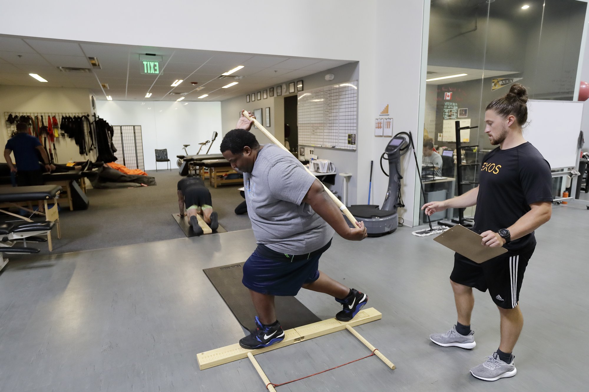 Breakfast Club helps former NFL players get healthy together
