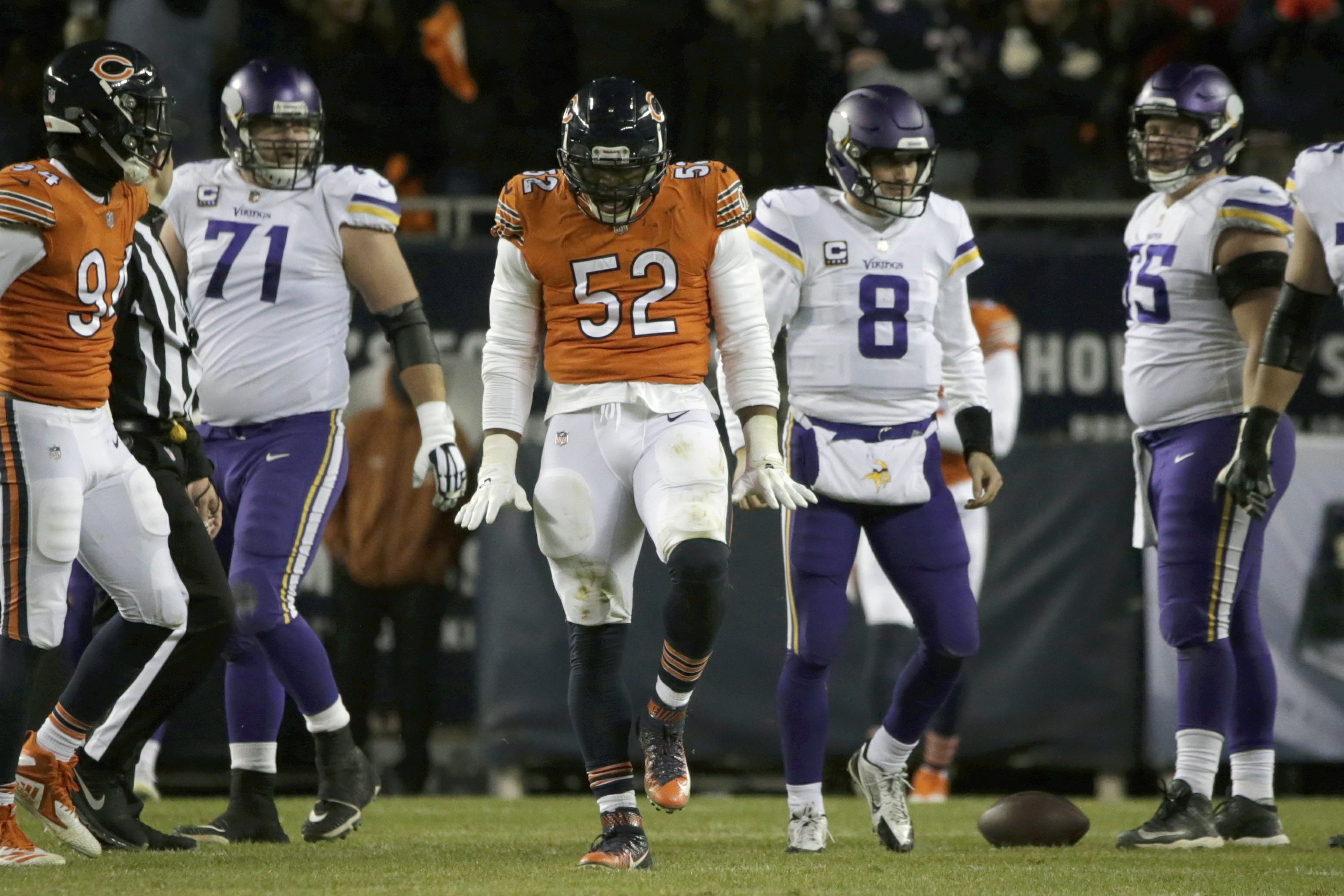 Humbled Vikings running out of time to catch Bears