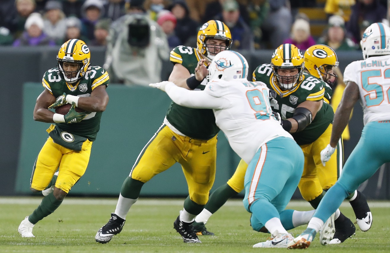 After big game, Jones gives Packers another red zone option