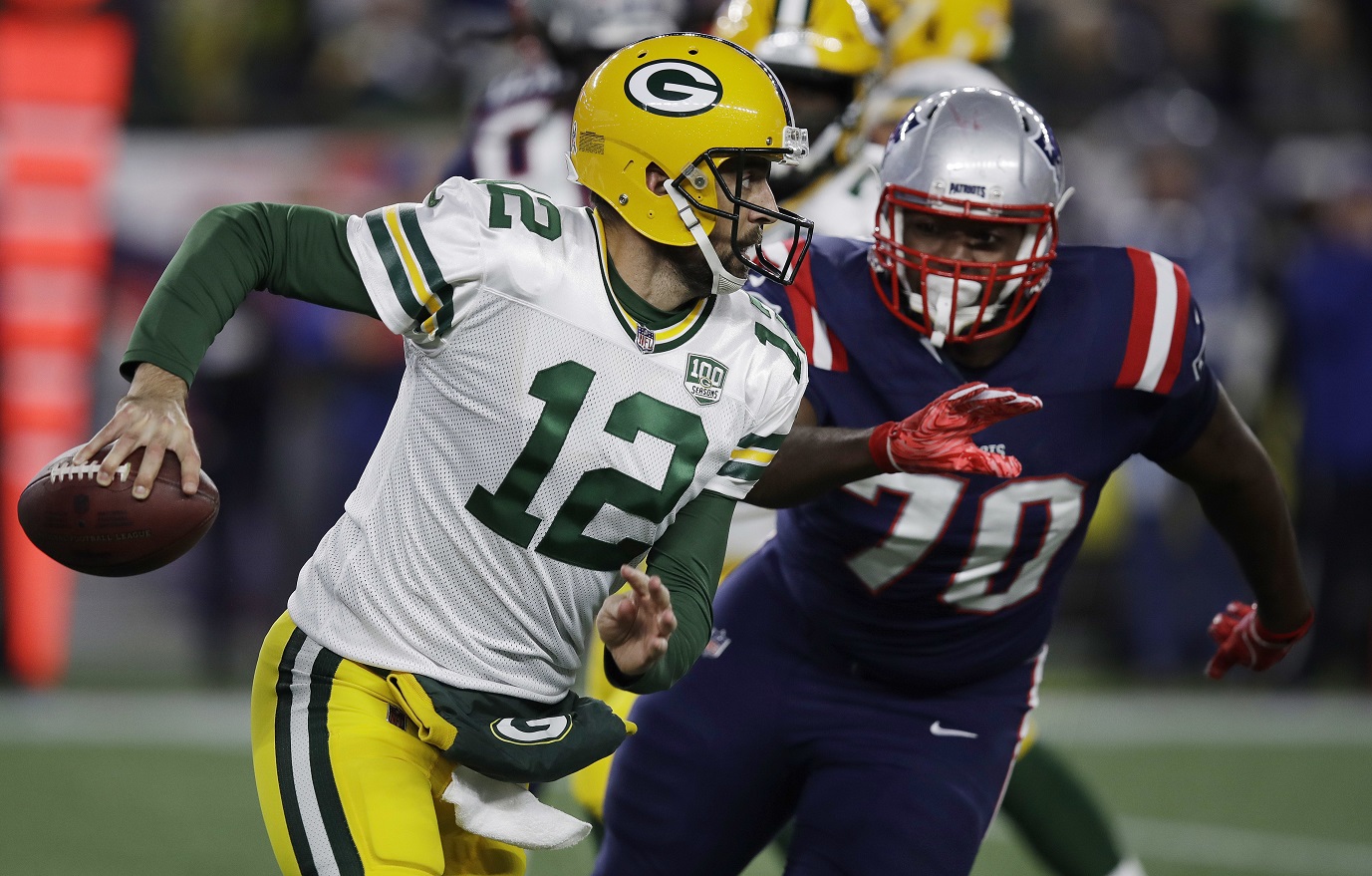 Late fumble does in Packers in showdown with Pats