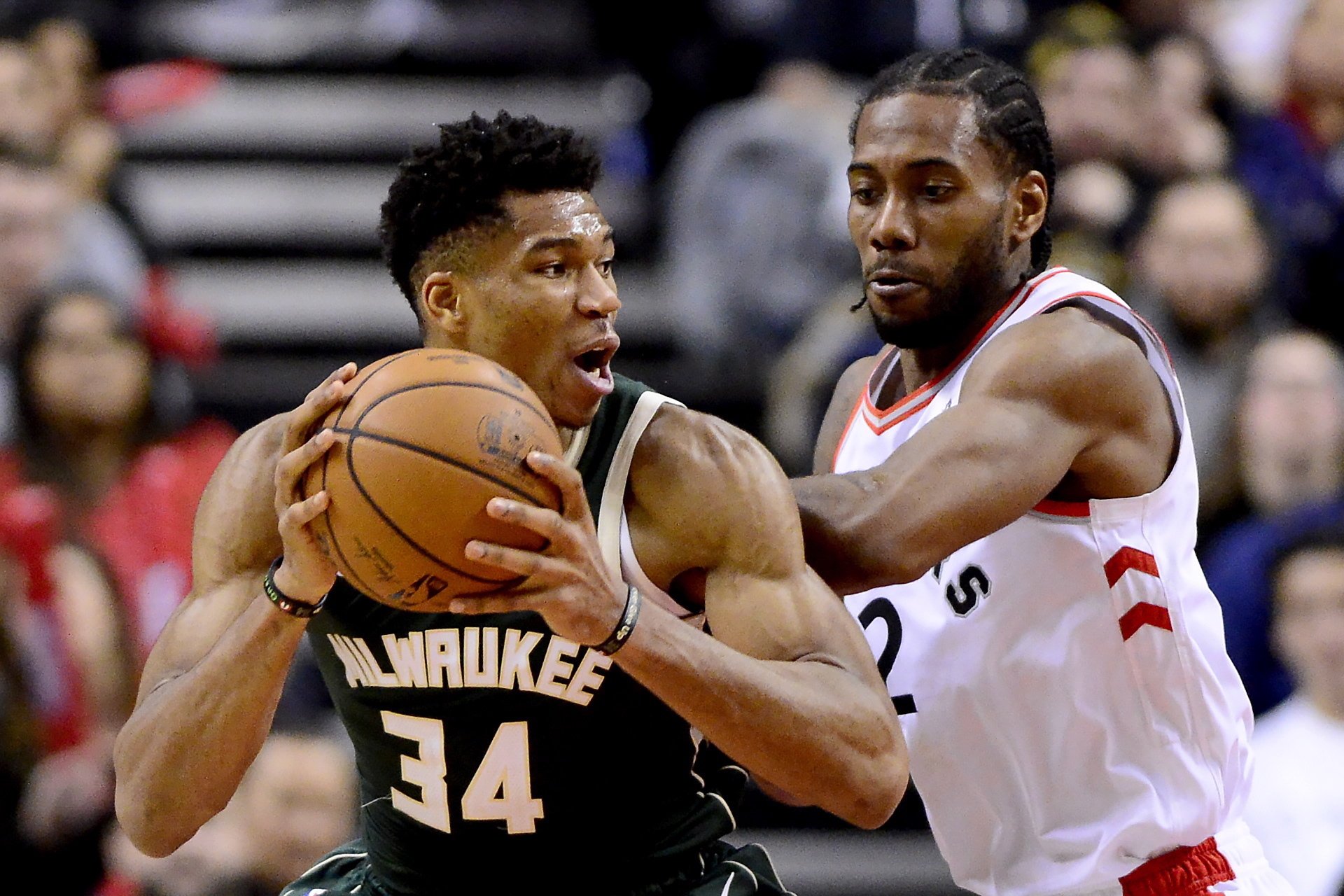 “kawhi leonard vs giannis antetokounmpo”的图片搜索结果