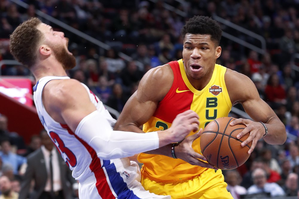 Giannis drops 32, as Bucks edge Griffin and Pistons