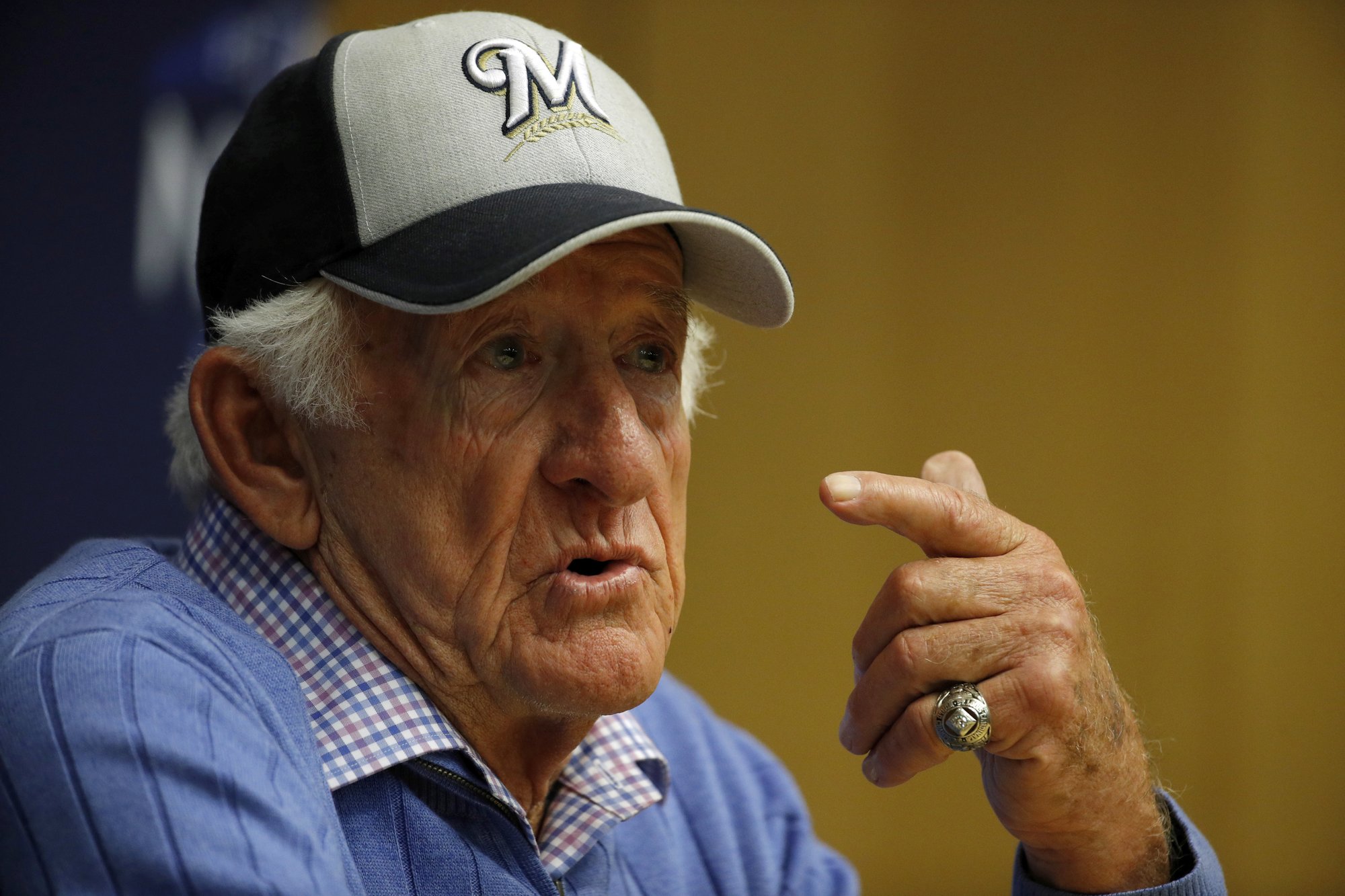 Last call of season for 88-year-old Bob Uecker, with an early start  Wednesday for Brewers – WKTY