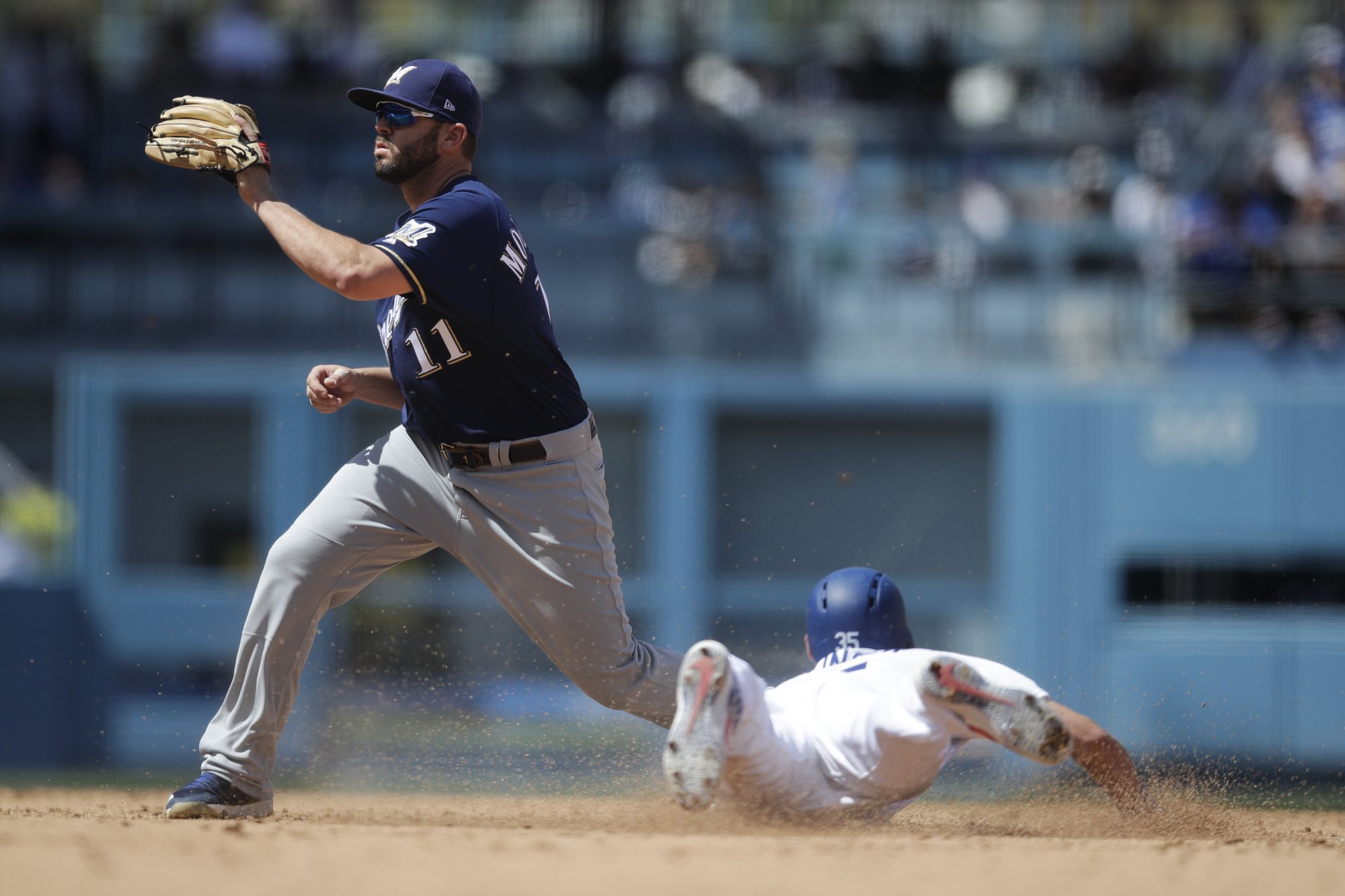 Brewers drop finale with Dodgers 7-1, but take two in series