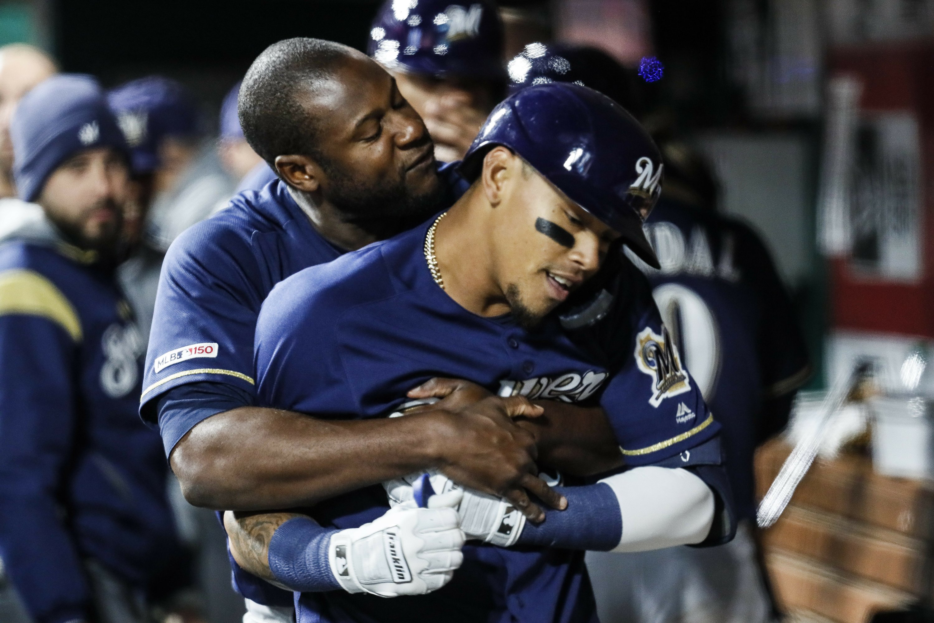 Arcia’s HR breaks slump, leads Brewers over Reds 4-3