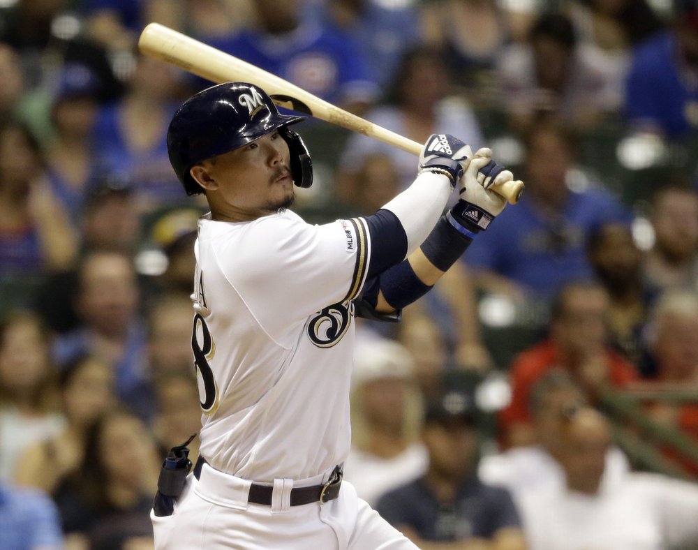 Yelich, Hiura HR in 10th off Kimbrel, Brewers beat Cubs 5-3