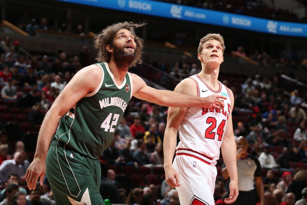 Lopez brothers lead way in Bucks preseason opener