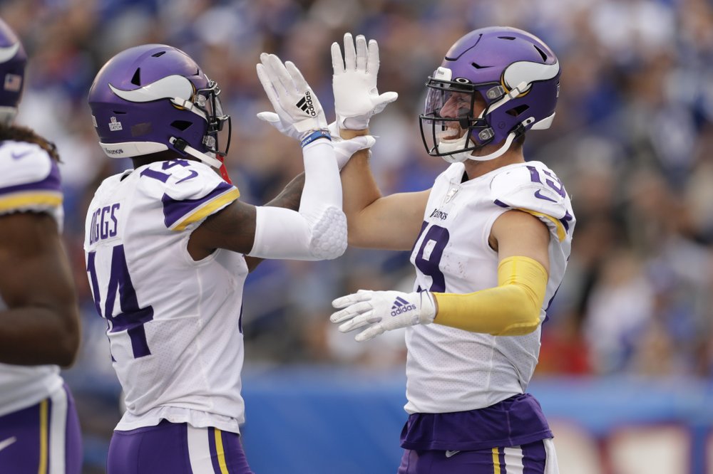 As Eagles return to Super Bowl site, Vikes await in key game