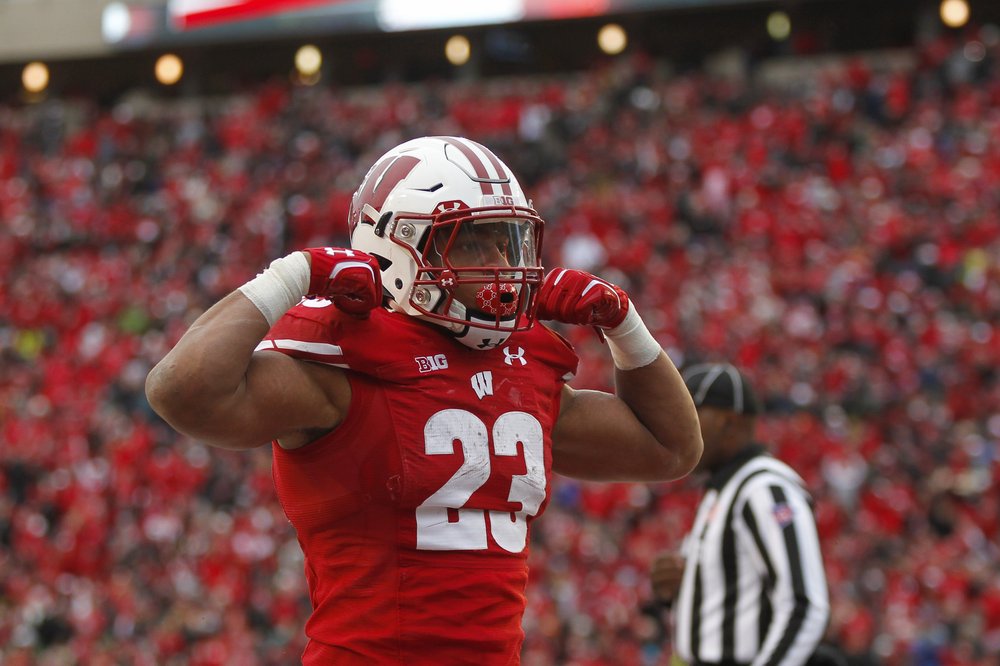 No. 8 Badgers post 4th shutout in 38-0 win over Spartans