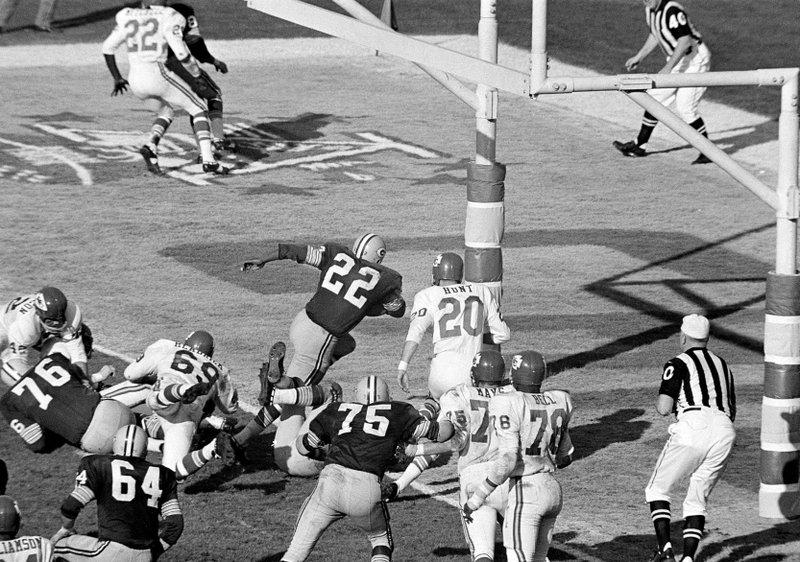 NFL at 100: Packers beat Chiefs in first Super Bowl