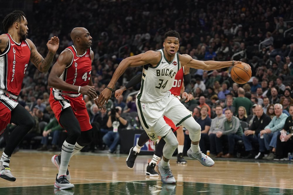 Antetokounmpo gets triple-double with career-high in assists as Bucks beat Blazers