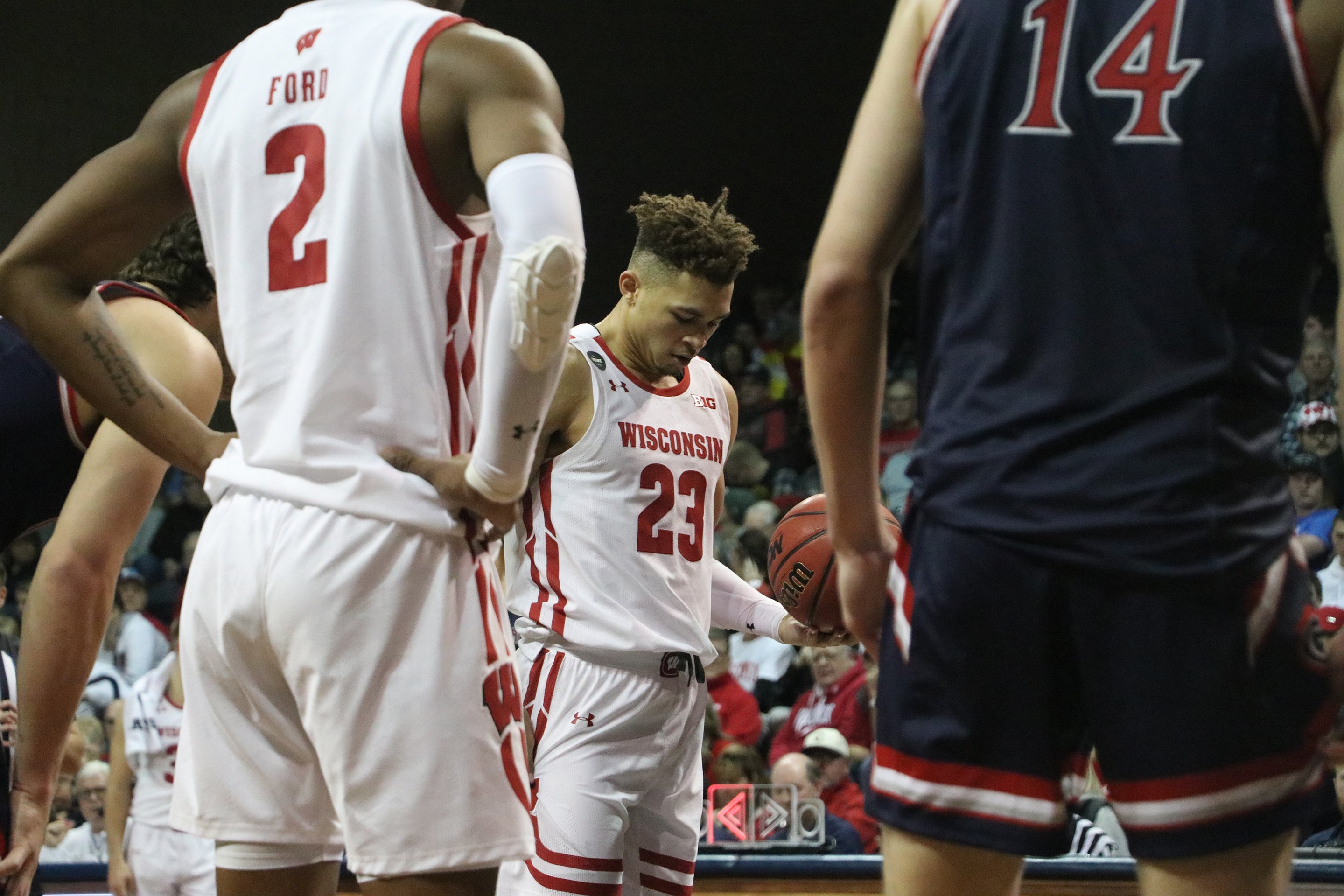 After blowout loss, Badgers head to No. 19 Iowa on Monday