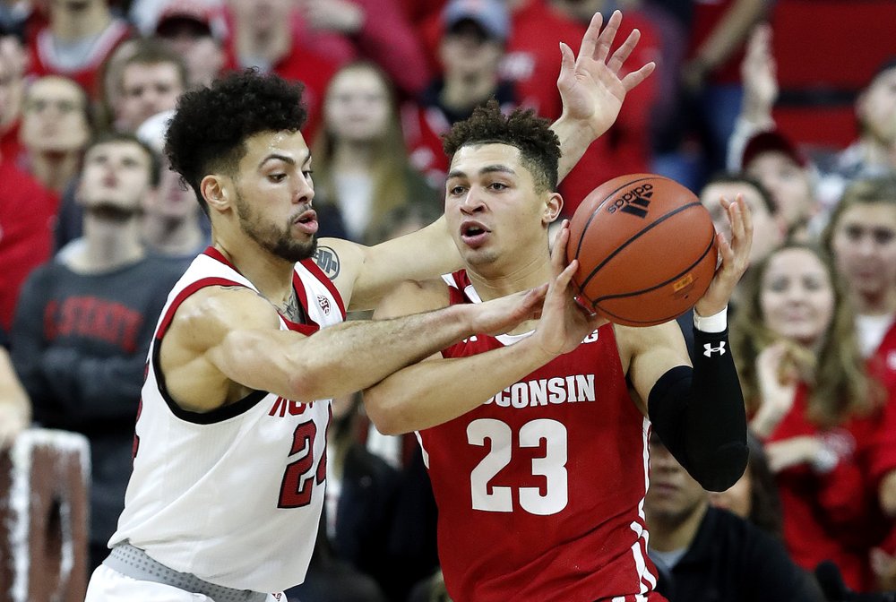 Badgers still cold, losing third consecutive game