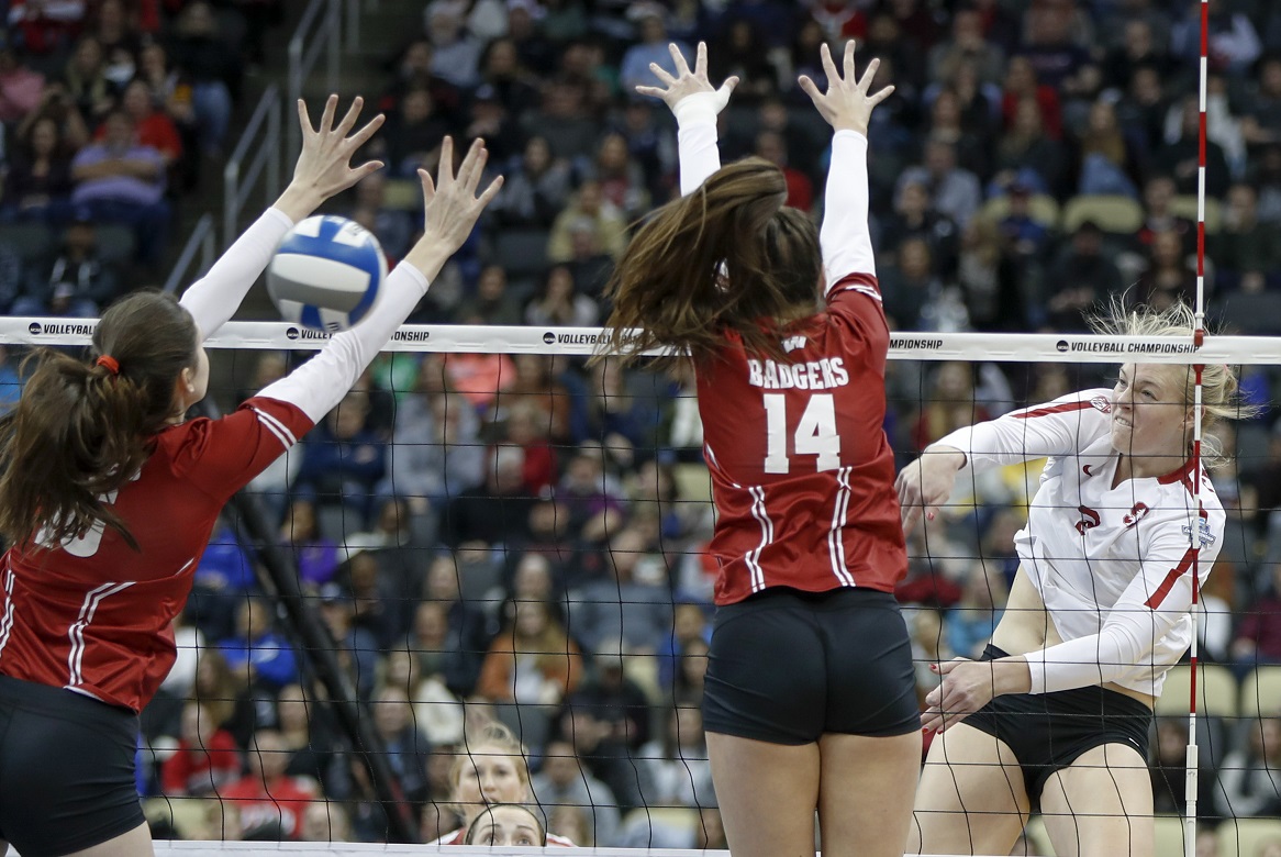 Stanford sweeps Badgers, winning second consecutive National Championship