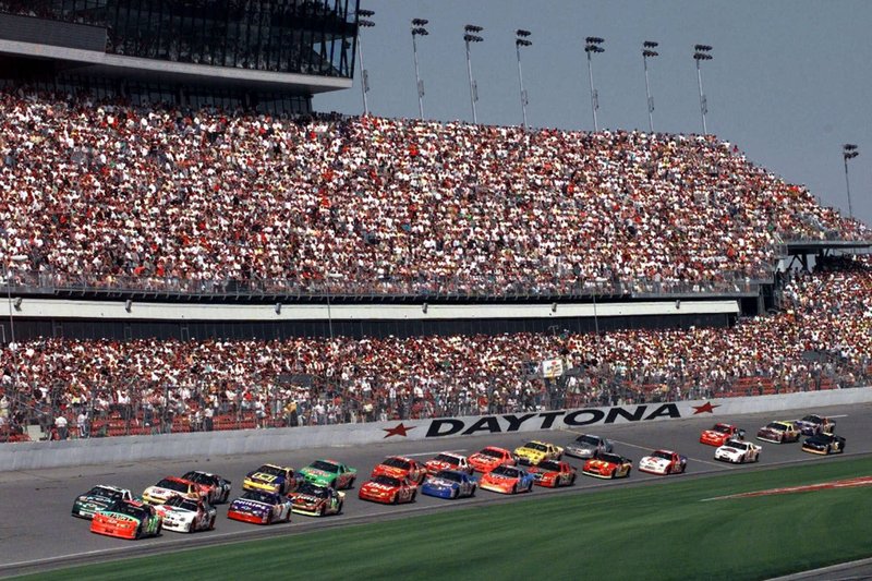 Trump with “start your engines” call, as Daytona 500 sells out for fifth consecutive year