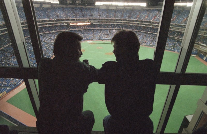Travel between US, Canada complicating MLB Toronto approval