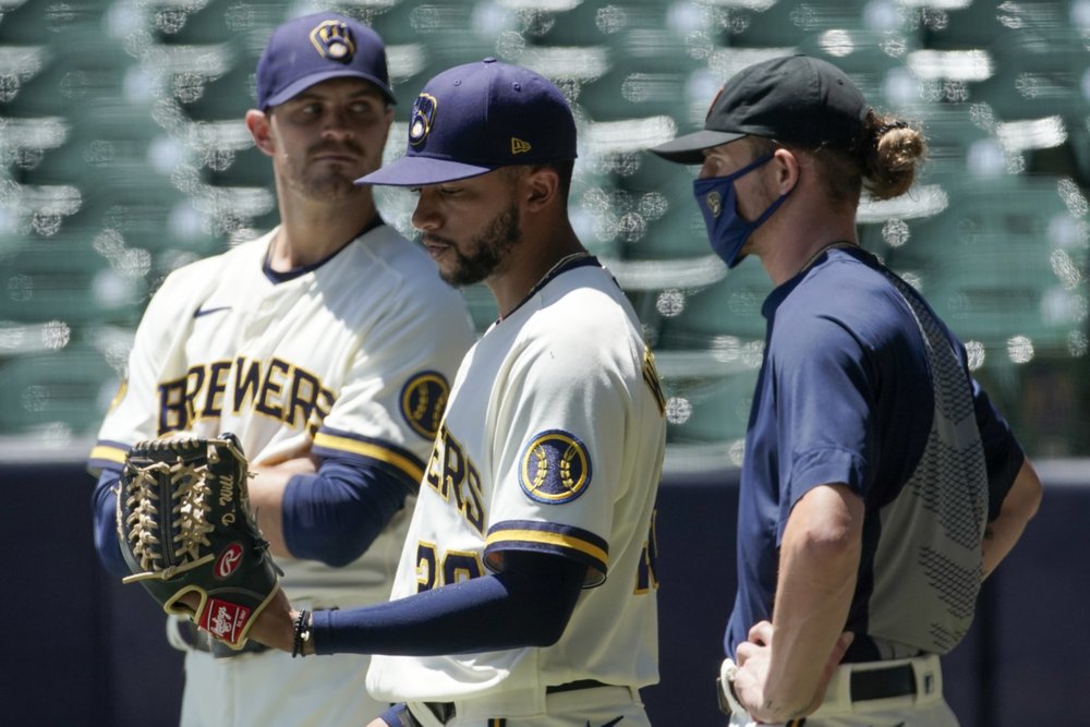 Bullpen issues provide one more test for Brewers’ Counsell