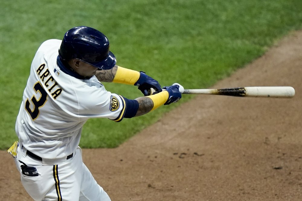 Arcia’s pinch hit in 8th lifts Brewers over Pirates 6-5