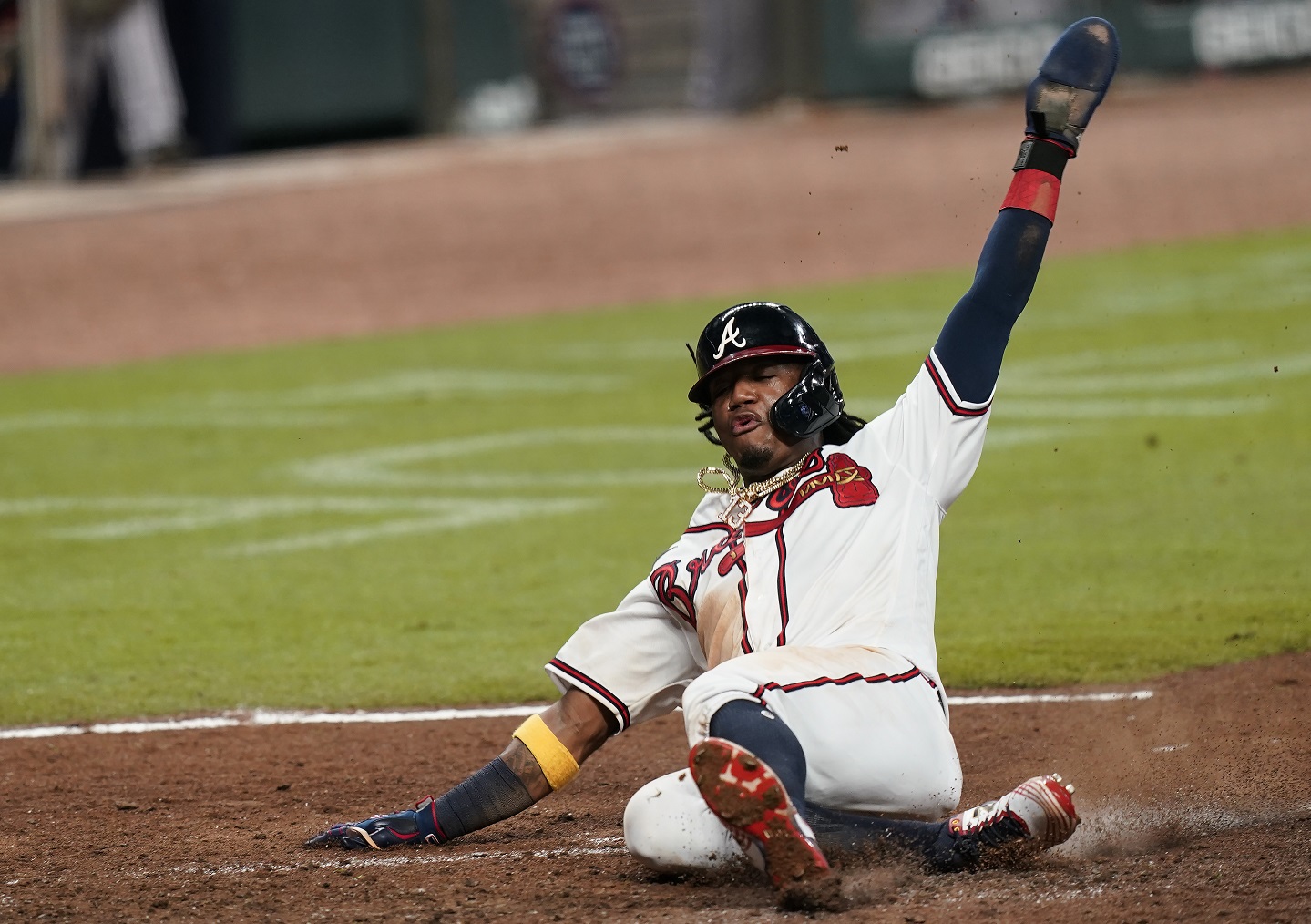 Brewers put up 19 in shutout, Braves say, “Hold my beer.”