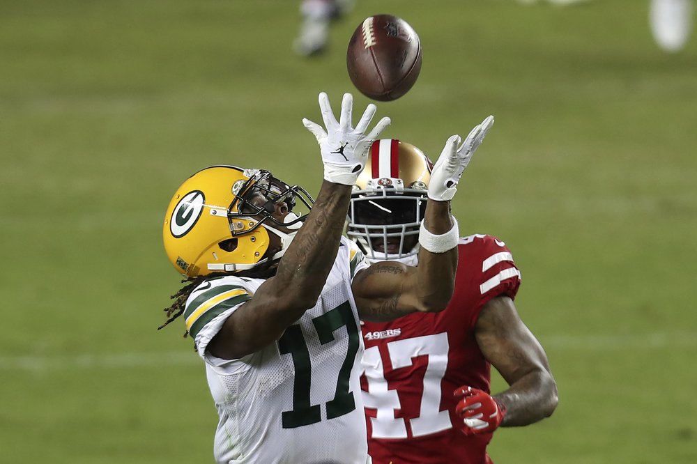 Aaron Rodgers leads Packers past undermanned 49ers, 34-17