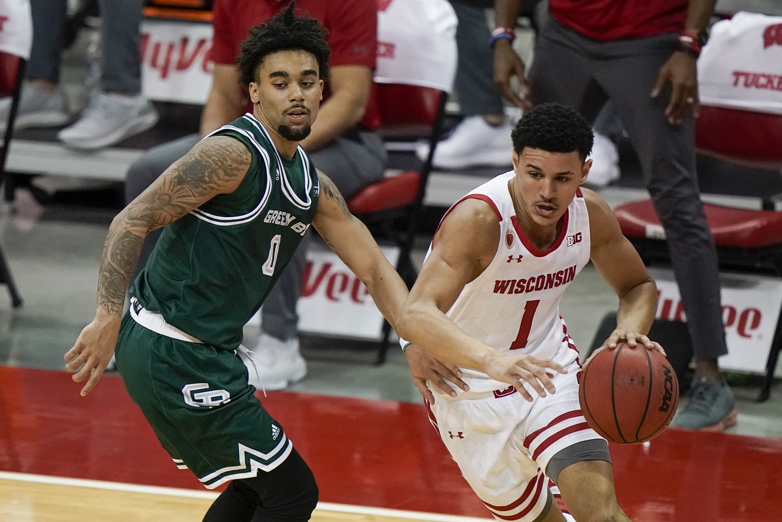 Three La Crosse Central grads get on Kohl Center floor at same time as collegiate freshmen