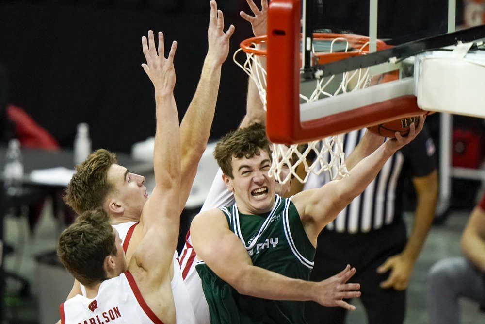 Potter, Wahl help No. 4 Wisconsin trounce Green Bay 82-42