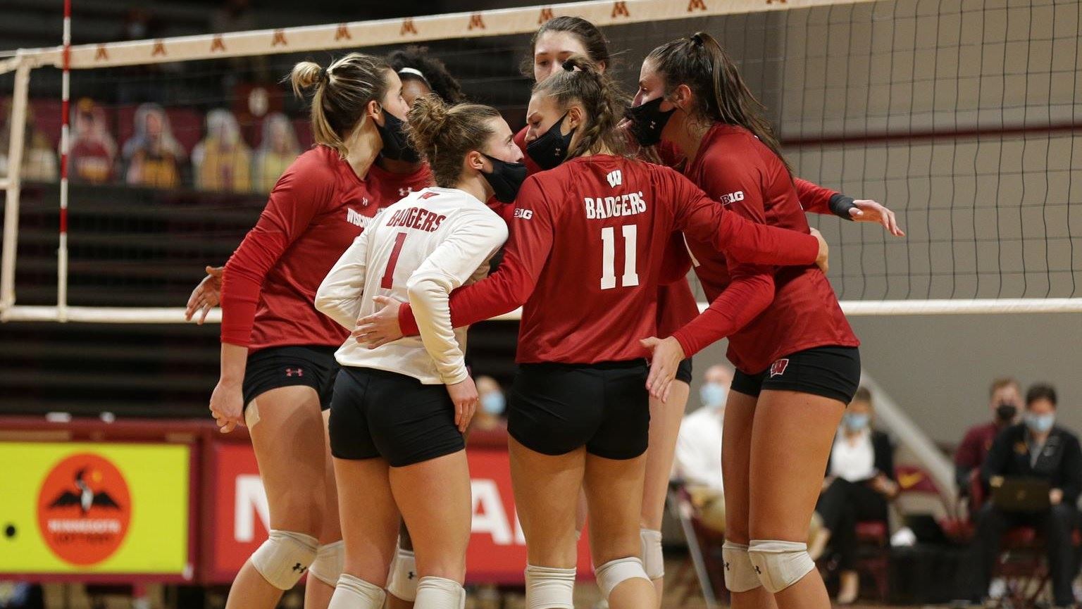 #1 Wisconsin Women’s Volleyball team loses to #4 Texas in Final Four