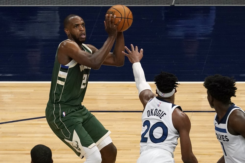 Middleton leads Giannis-less Bucks past Towns-less Timberwolves