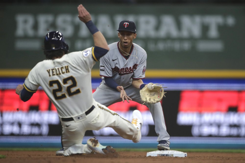 WATCH: Brewers come from behind to beat Twins 6-5 in 10 innings