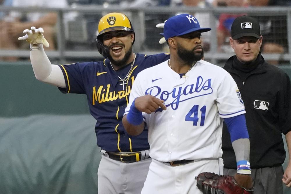 Royals pounce on Brewers bullpen in 6-4 win for 2-game sweep